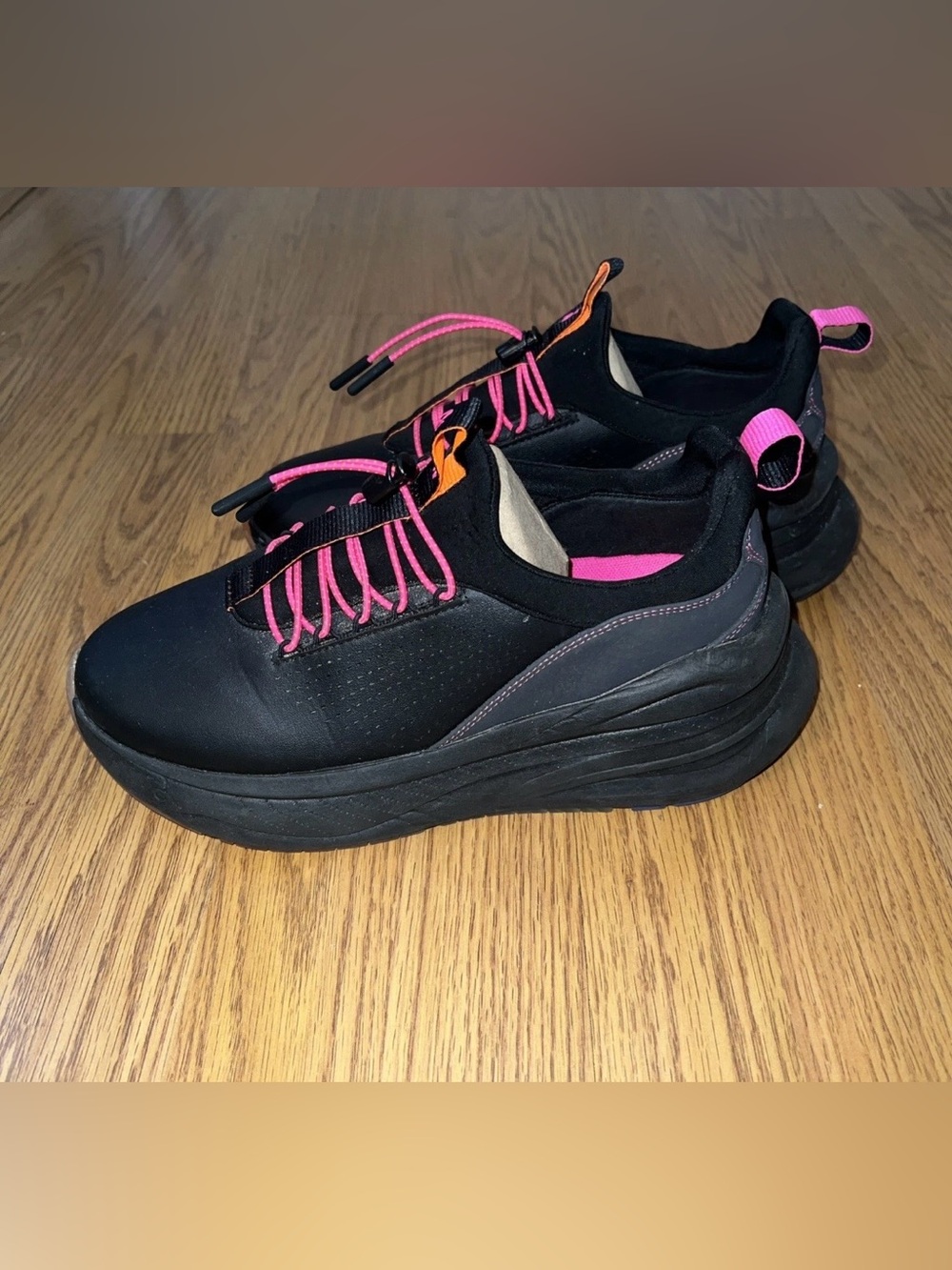 Clove Womens Black & Pink Shoes Size 8.5 Slip On Comfort Nursing Sneakers
